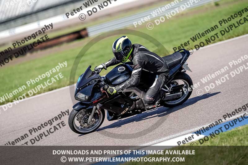 Rockingham no limits trackday;enduro digital images;event digital images;eventdigitalimages;no limits trackdays;peter wileman photography;racing digital images;rockingham raceway northamptonshire;rockingham trackday photographs;trackday digital images;trackday photos